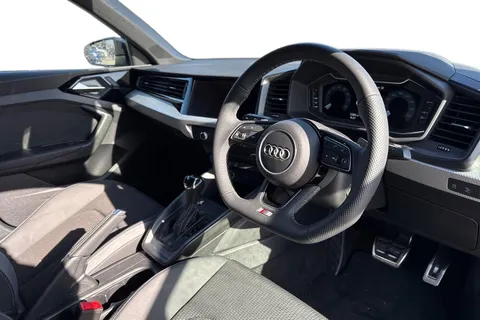 PK75KWE Audi A1 Black Edition 35 TFSI 150 PS S tronic Thumbnail #14
