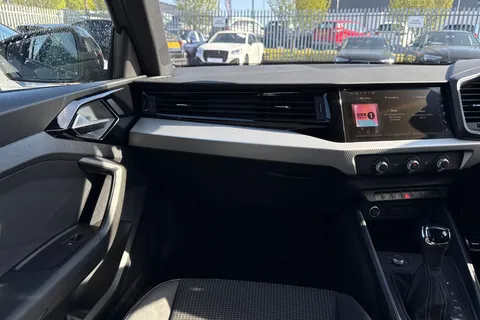 PK75KWE Audi A1 Black Edition 35 TFSI 150 PS S tronic Thumbnail #20
