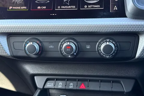 PK75KWE Audi A1 Black Edition 35 TFSI 150 PS S tronic Thumbnail #22