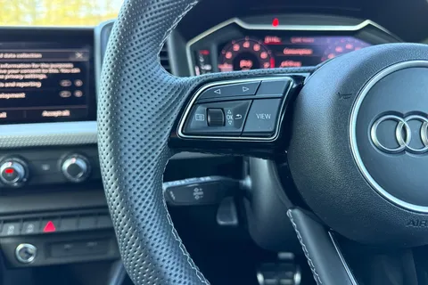 PK75KWE Audi A1 Black Edition 35 TFSI 150 PS S tronic Thumbnail #31