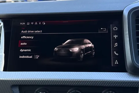 PK75KWE Audi A1 Black Edition 35 TFSI 150 PS S tronic Thumbnail #38