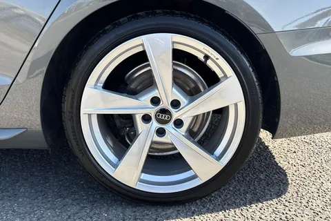 PN24LPV Audi A4 Avant 2.0 TFSI 40 S line S Tronic Euro 6 (s/s) 5dr Thumbnail #12