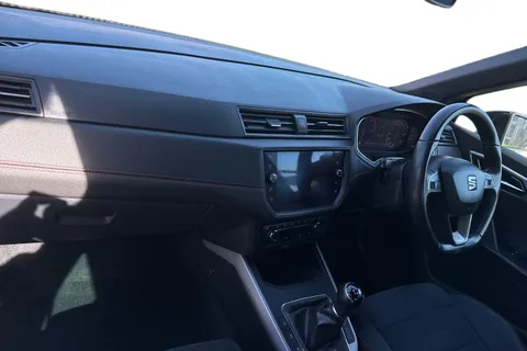 DY19XYA SEAT Arona 1.0 TSI FR Sport Euro 6 (s/s) 5dr Thumbnail #16