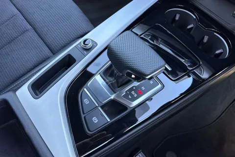 PN24LPV Audi A4 Avant 2.0 TFSI 40 S line S Tronic Euro 6 (s/s) 5dr Thumbnail #24