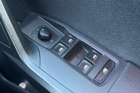 DY19XYA SEAT Arona 1.0 TSI FR Sport Euro 6 (s/s) 5dr Thumbnail #35