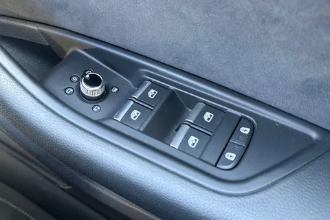 PN24LPV Audi A4 Avant 2.0 TFSI 40 S line S Tronic Euro 6 (s/s) 5dr Thumbnail #39