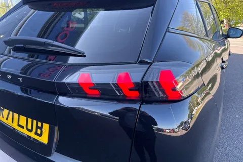 KR71LUB PEUGEOT e-2008 50kWh GT Premium Auto 5dr Thumbnail #8