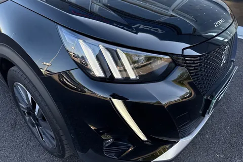 KR71LUB PEUGEOT e-2008 50kWh GT Premium Auto 5dr Thumbnail #9