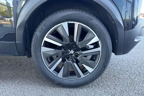 KR71LUB PEUGEOT e-2008 50kWh GT Premium Auto 5dr Thumbnail #12