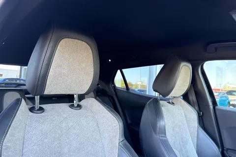 KR71LUB PEUGEOT e-2008 50kWh GT Premium Auto 5dr Thumbnail #24