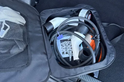 KR71LUB PEUGEOT e-2008 50kWh GT Premium Auto 5dr Thumbnail #25