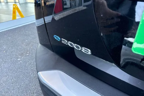 KR71LUB PEUGEOT e-2008 50kWh GT Premium Auto 5dr Thumbnail #34