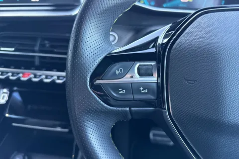 KR71LUB PEUGEOT e-2008 50kWh GT Premium Auto 5dr Thumbnail #40