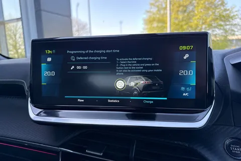 KR71LUB PEUGEOT e-2008 50kWh GT Premium Auto 5dr Thumbnail #54