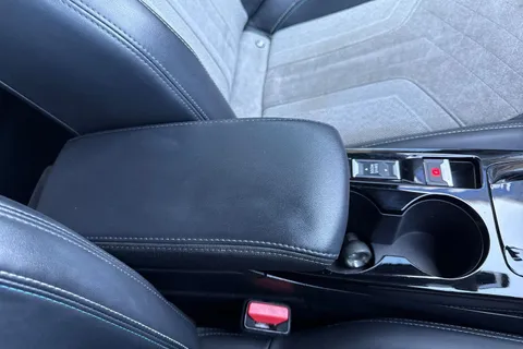 KR71LUB PEUGEOT e-2008 50kWh GT Premium Auto 5dr Thumbnail #60