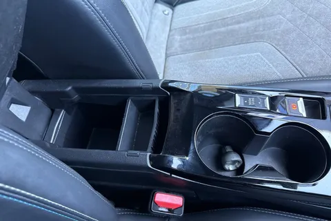 KR71LUB PEUGEOT e-2008 50kWh GT Premium Auto 5dr Thumbnail #61