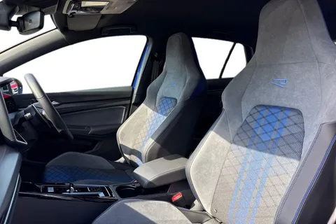 KN75UNP Volkswagen Golf 2.0 TSI 333 R 4Motion 5dr DSG Thumbnail #17