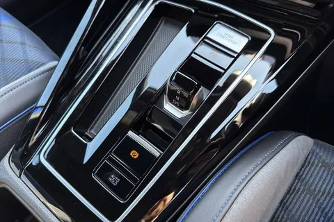 KN75UNP Volkswagen Golf 2.0 TSI 333 R 4Motion 5dr DSG Thumbnail #24