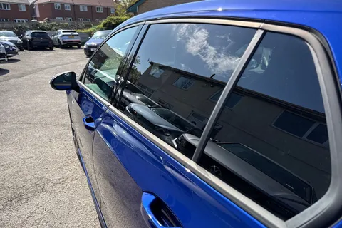 KN75UNP Volkswagen Golf 2.0 TSI 333 R 4Motion 5dr DSG Thumbnail #33