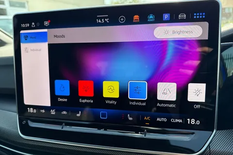 KN75UNP Volkswagen Golf 2.0 TSI 333 R 4Motion 5dr DSG Thumbnail #53