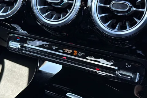 PO74OTM Mercedes-Benz Cla Class 1.3 CLA250e 15.6kWh AMG Line (Executive) Coupe 8G-DCT Euro 6 (s/s) 4dr Thumbnail #22