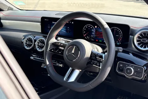 PO74OTM Mercedes-Benz Cla Class 1.3 CLA250e 15.6kWh AMG Line (Executive) Coupe 8G-DCT Euro 6 (s/s) 4dr Thumbnail #35