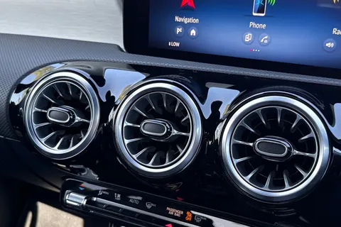 PO74OTM Mercedes-Benz Cla Class 1.3 CLA250e 15.6kWh AMG Line (Executive) Coupe 8G-DCT Euro 6 (s/s) 4dr Thumbnail #43