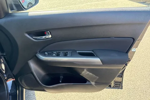 18 of 63 for Suzuki Vitara 1.4 Boosterjet MHEV SZ-T Euro 6 (s/s) 5dr