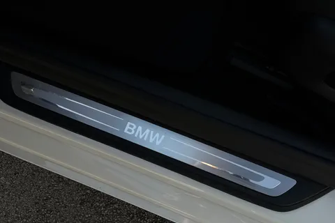 YC20VWA BMW 5 Series 2.0 520d SE Touring Auto Euro 6 (s/s) 5dr Thumbnail #36