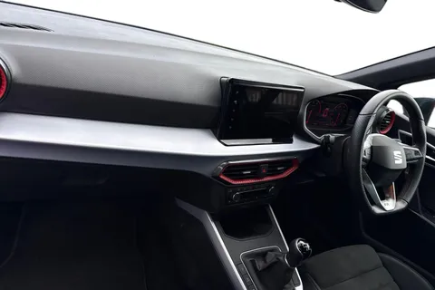 DF23CFD SEAT Arona 1.0 TSI FR Sport Euro 6 (s/s) 5dr Thumbnail #16