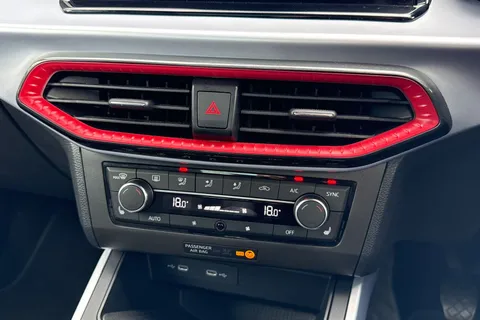 DF23CFD SEAT Arona 1.0 TSI FR Sport Euro 6 (s/s) 5dr Thumbnail #23