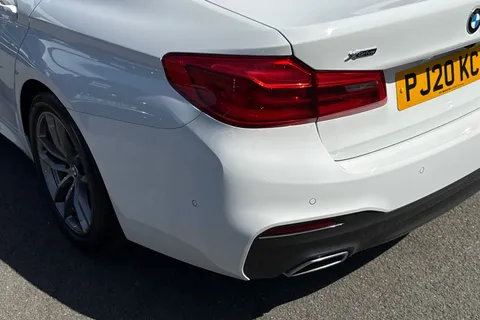 PJ20KCN BMW 5 Series 2.0 520d M Sport Auto xDrive Euro 6 (s/s) 4dr Thumbnail #9