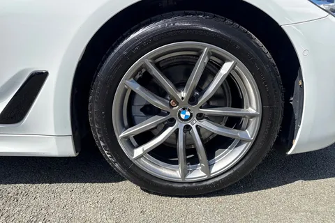 PJ20KCN BMW 5 Series 2.0 520d M Sport Auto xDrive Euro 6 (s/s) 4dr Thumbnail #11