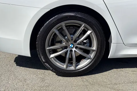 PJ20KCN BMW 5 Series 2.0 520d M Sport Auto xDrive Euro 6 (s/s) 4dr Thumbnail #12