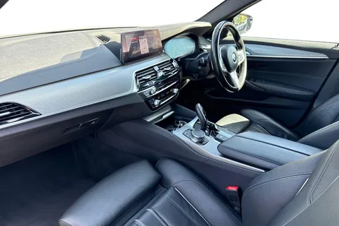 PJ20KCN BMW 5 Series 2.0 520d M Sport Auto xDrive Euro 6 (s/s) 4dr Thumbnail #16