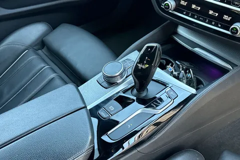 PJ20KCN BMW 5 Series 2.0 520d M Sport Auto xDrive Euro 6 (s/s) 4dr Thumbnail #24