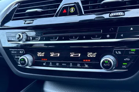 PJ20KCN BMW 5 Series 2.0 520d M Sport Auto xDrive Euro 6 (s/s) 4dr Thumbnail #39