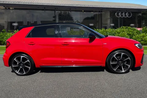 DG22ZRY Audi A1 Black Edition 30 TFSI  110 PS 6-speed Thumbnail #4