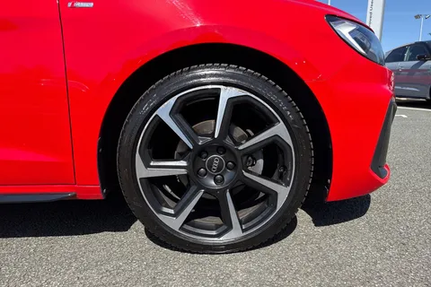 DG22ZRY Audi A1 Black Edition 30 TFSI  110 PS 6-speed Thumbnail #11