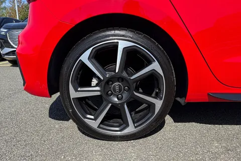 DG22ZRY Audi A1 Black Edition 30 TFSI  110 PS 6-speed Thumbnail #12