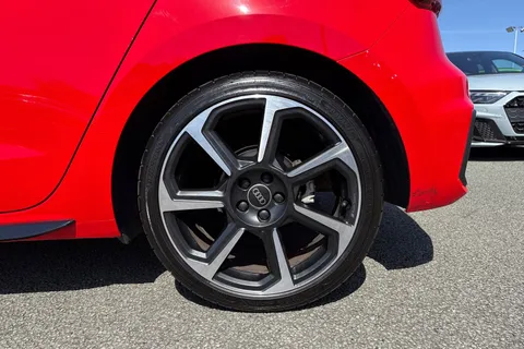 DG22ZRY Audi A1 Black Edition 30 TFSI  110 PS 6-speed Thumbnail #13