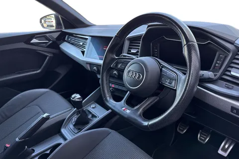 DG22ZRY Audi A1 Black Edition 30 TFSI  110 PS 6-speed Thumbnail #15