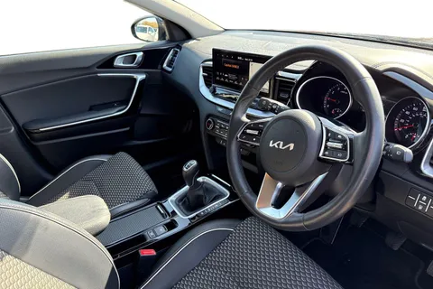DE72JZD Kia Xceed 1.5 T-GDi 3 Euro 6 (s/s) 5dr Thumbnail #15