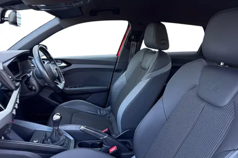 DG22ZRY Audi A1 Black Edition 30 TFSI  110 PS 6-speed Thumbnail #17