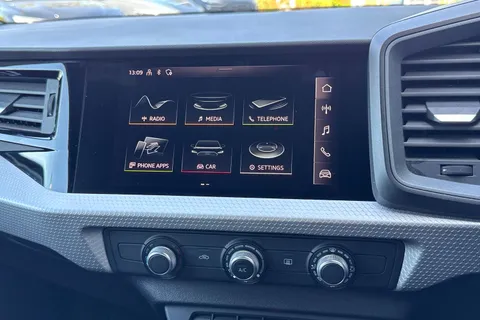 DG22ZRY Audi A1 Black Edition 30 TFSI  110 PS 6-speed Thumbnail #18