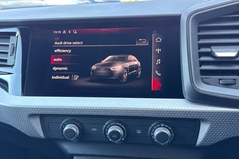 DG22ZRY Audi A1 Black Edition 30 TFSI  110 PS 6-speed Thumbnail #28