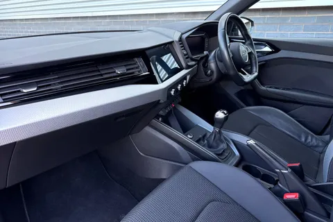 DG22ZRY Audi A1 Black Edition 30 TFSI  110 PS 6-speed Thumbnail #46