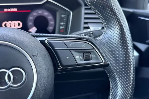 DG22ZRY Audi A1 Black Edition 30 TFSI  110 PS 6-speed Thumbnail #49