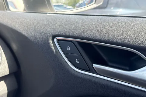 PF16VZR Audi A3 1.6 TDI S line Euro 6 (s/s) 3dr (Nav) Thumbnail #40