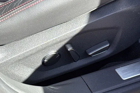 EO67WGC Ford Mondeo 2.0T EcoBoost ST-Line X Auto Euro 6 (s/s) 5dr Thumbnail #32